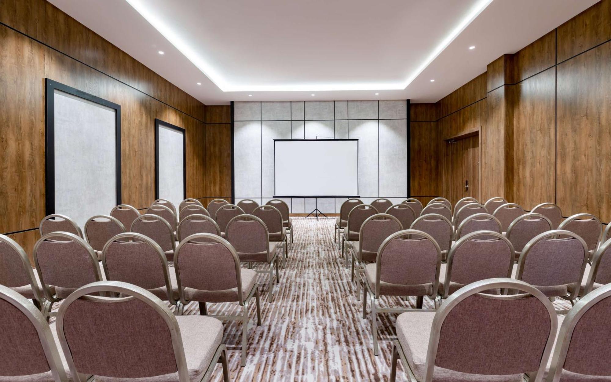 Hilton Garden Inn Samarkand Exterior foto